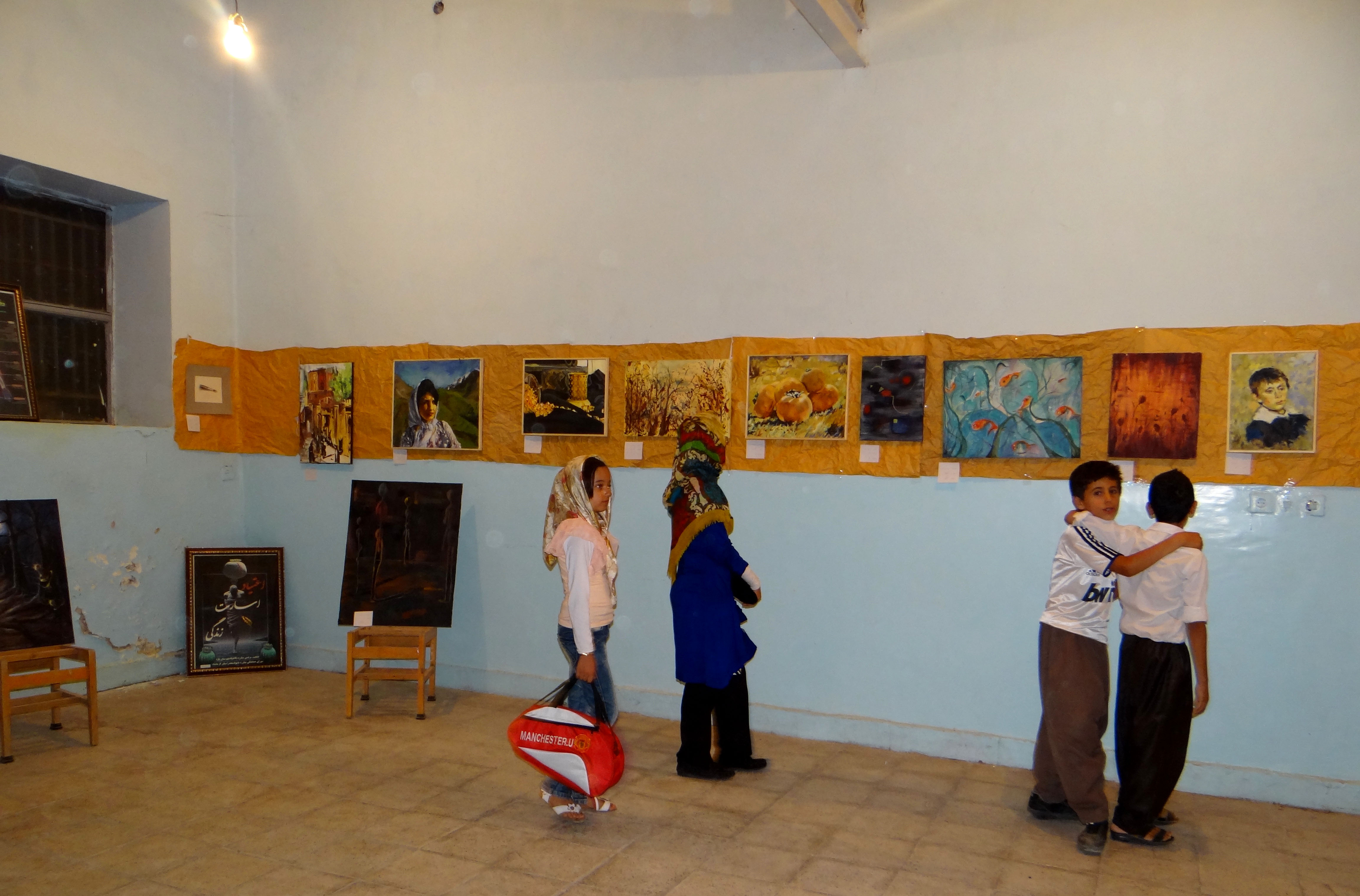 گزارش تصویری از نمایشگاه نقاشی در روستای خانقاه