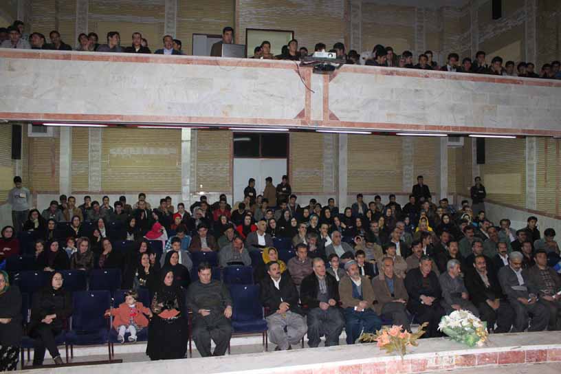جشنواره تقدیر از دانش اموزان برتر درسی و اخلاقی دبیرستان معلم پاوه برگزار شد