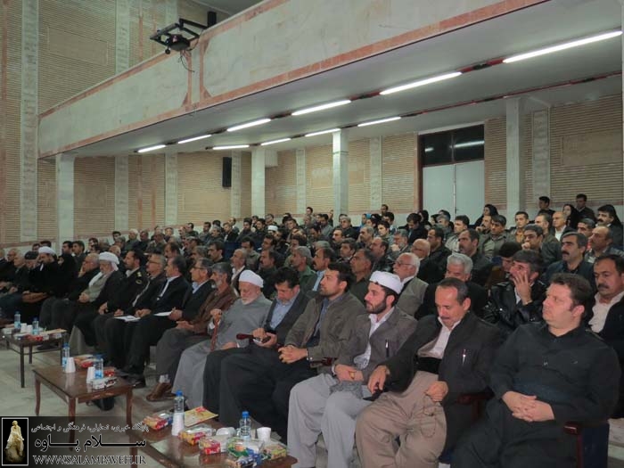 همایش تجلیل از نویسندگان و فعالان حوزه کتاب شهرستان پاوه برگزار شد