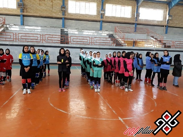 انتخاب 5 بانوی والیبالیست شهرستان پاوه جهت شرکت در مسابقات قهرمانی کشور
