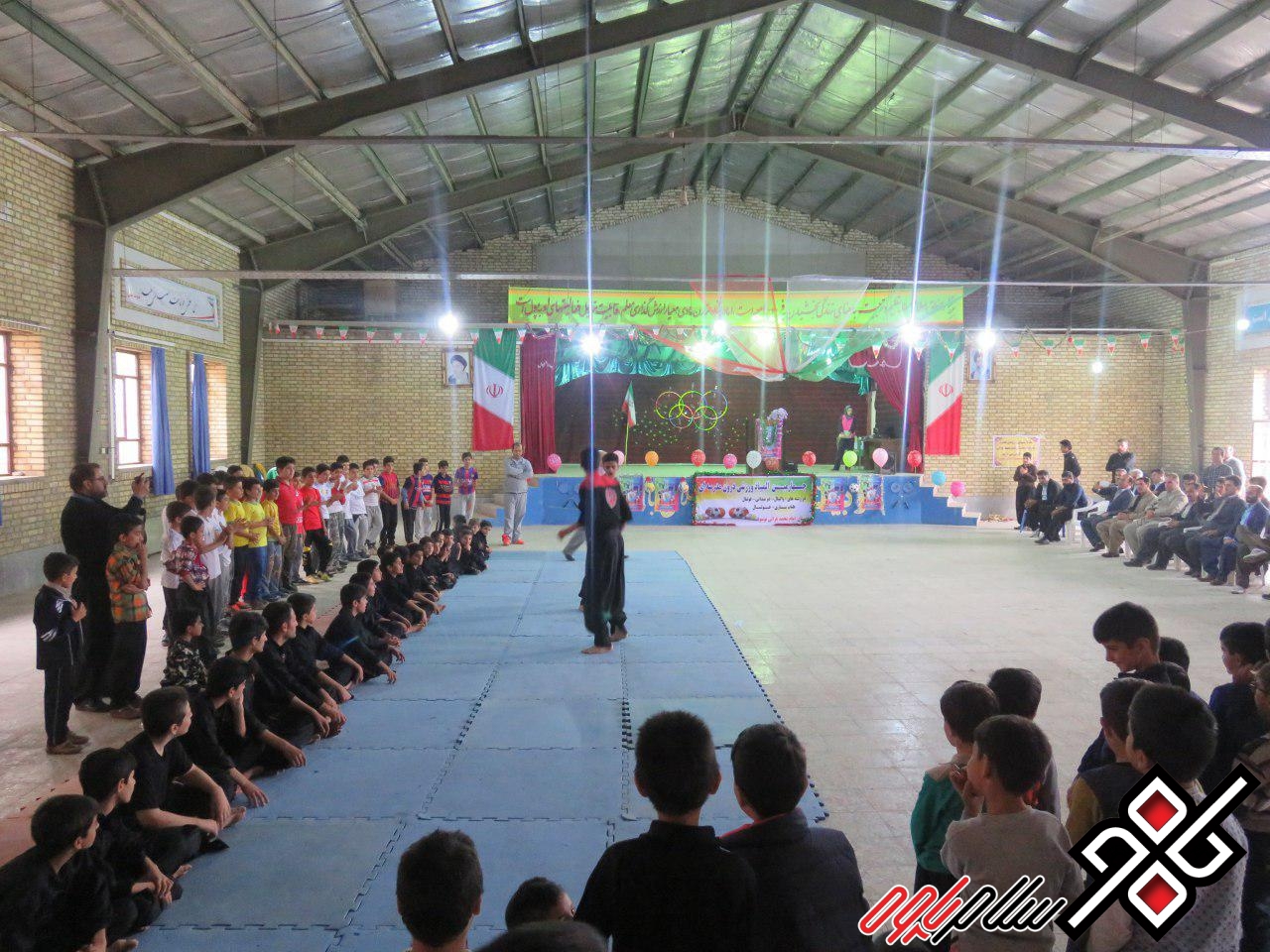 برگزاری افتتاحیه المپیاد ورزشی درون مدرسه ای در مدارس نوسود/تصاویر