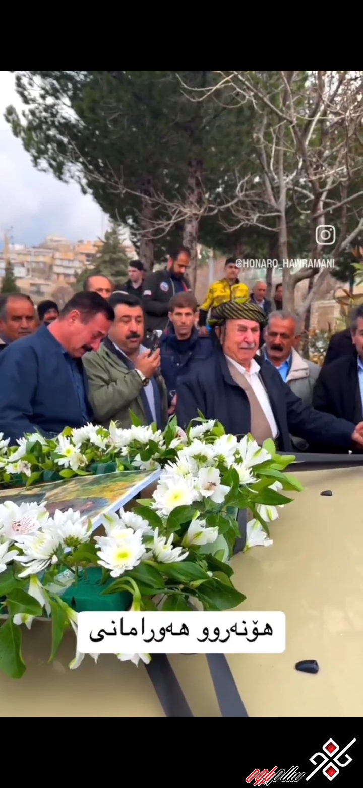 اشک های عثمان هورامی در مراسم تشییع جنازه جمیل احمدی نوسودی
