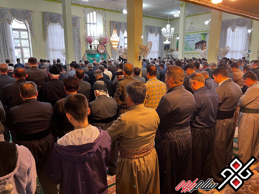 نماز عید سعید فطردر پاوه برگزار شد / گزارش تصویری